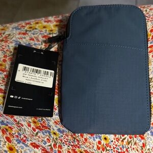 NWT ALPAKA Blue Zip Travel Wallet Axoflux 210D